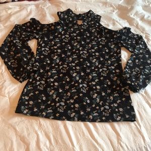 Glamorous floral blouse